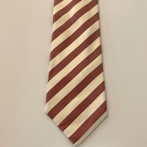 Ermenegildo Zegna Diagonal Stripe Woven Silk Necktie. Red/cream.